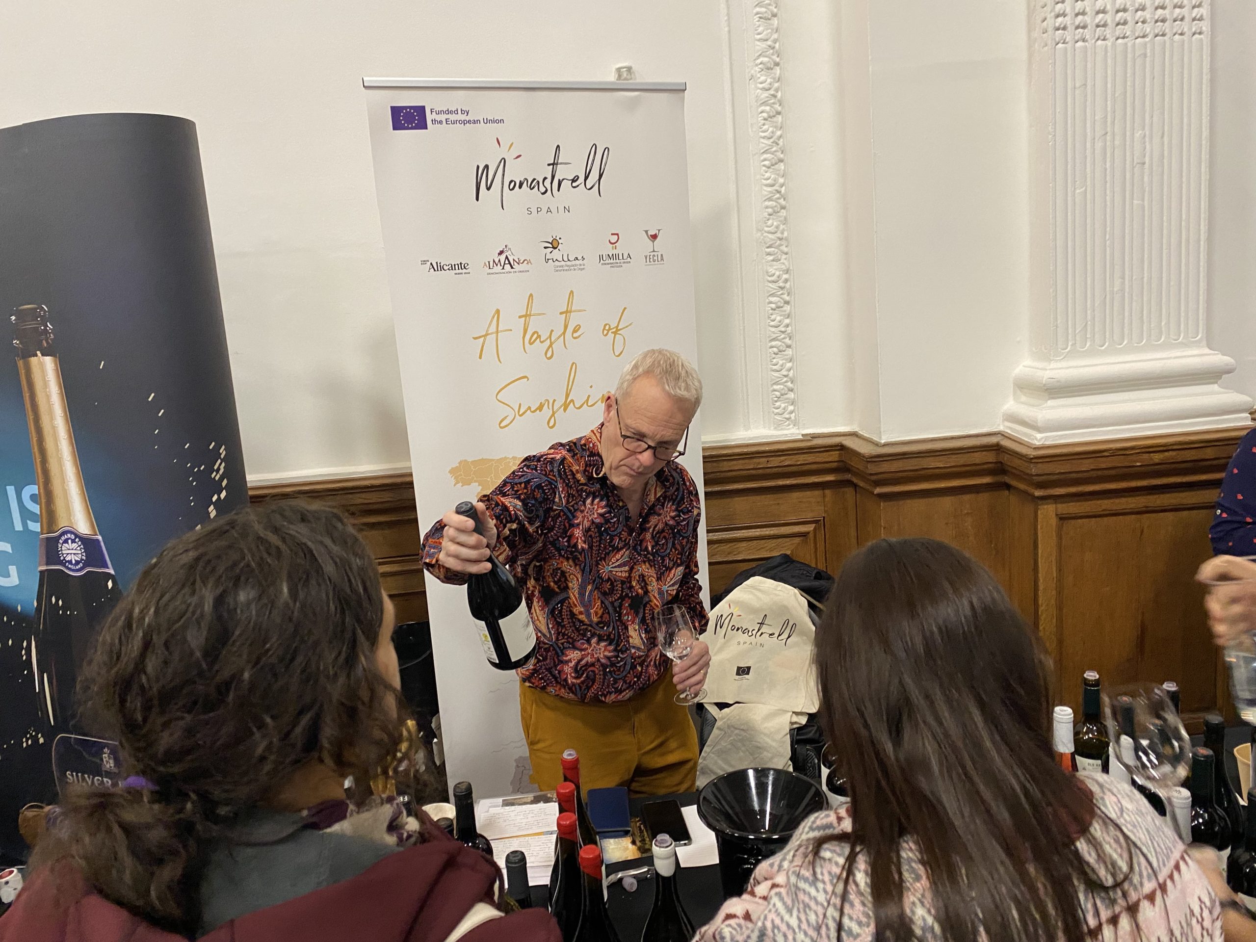 Presentación de los vinos monastrell por el MW Tim Atkin